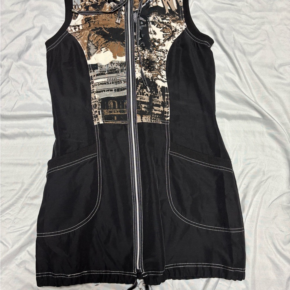 Black Zip-Front Sleeveless Dress with Brown Graphic Panel